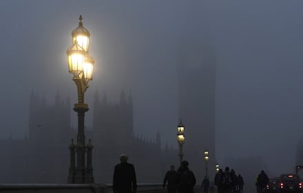 Il fascino di Londra avvolta dalla nebbia 1
