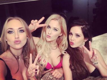 SelfieBrooksSisters, la risposta britannica alle Kardashian 1