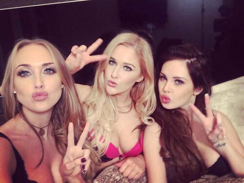 SelfieBrooksSisters, la risposta britannica alle Kardashian