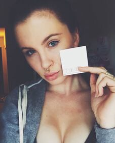Ireland Baldwin, la sexy figlia di Kim Basinger 5