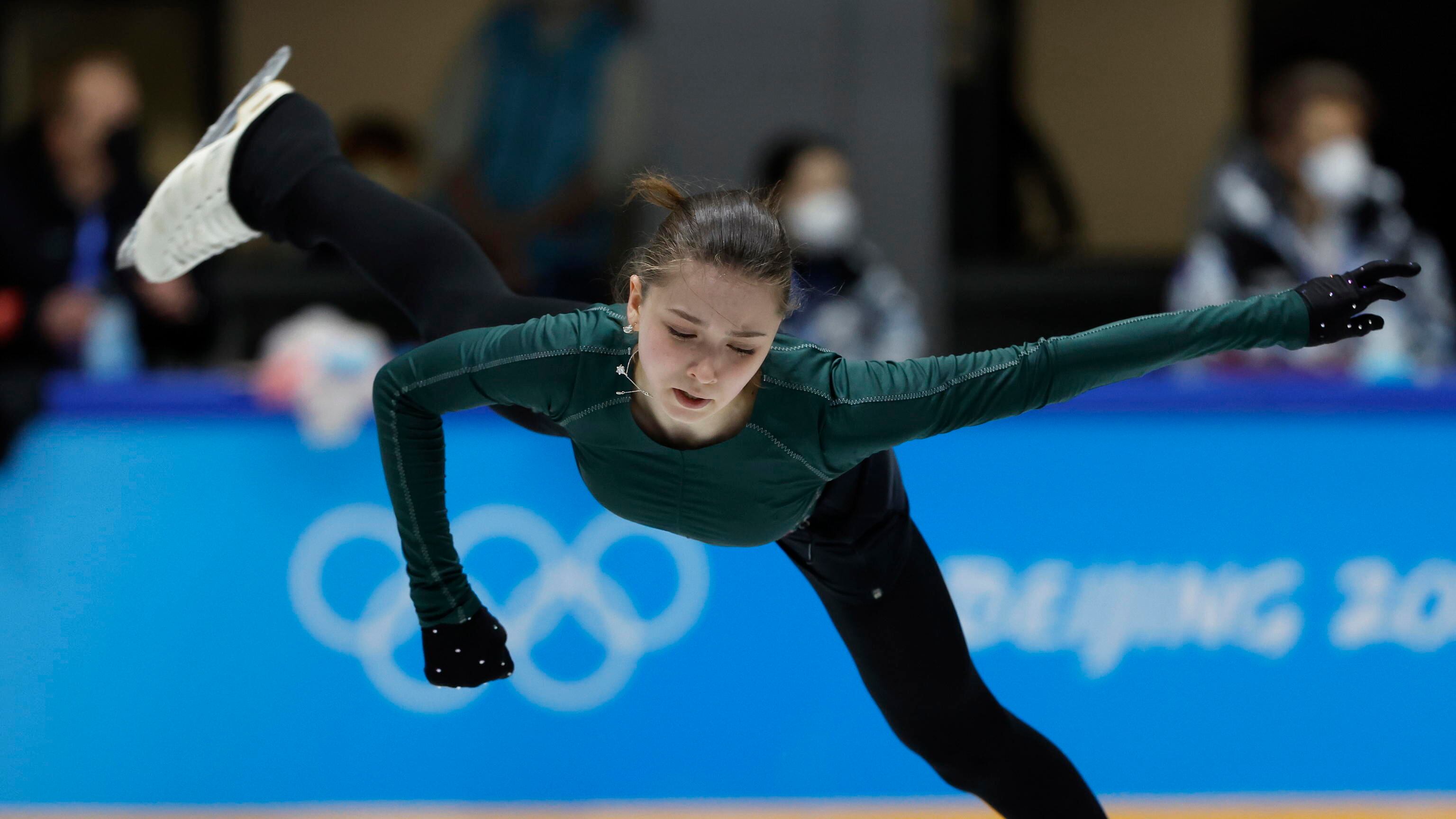 Se il senso dello sport è una questione di età. Valieva salva (per ora)