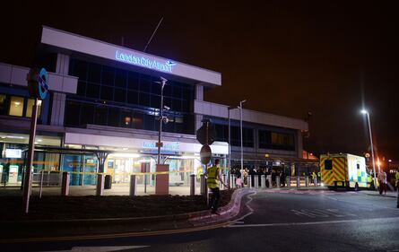Fuga di sostanze chimiche: evacuato l'aeroporto di Londra 9