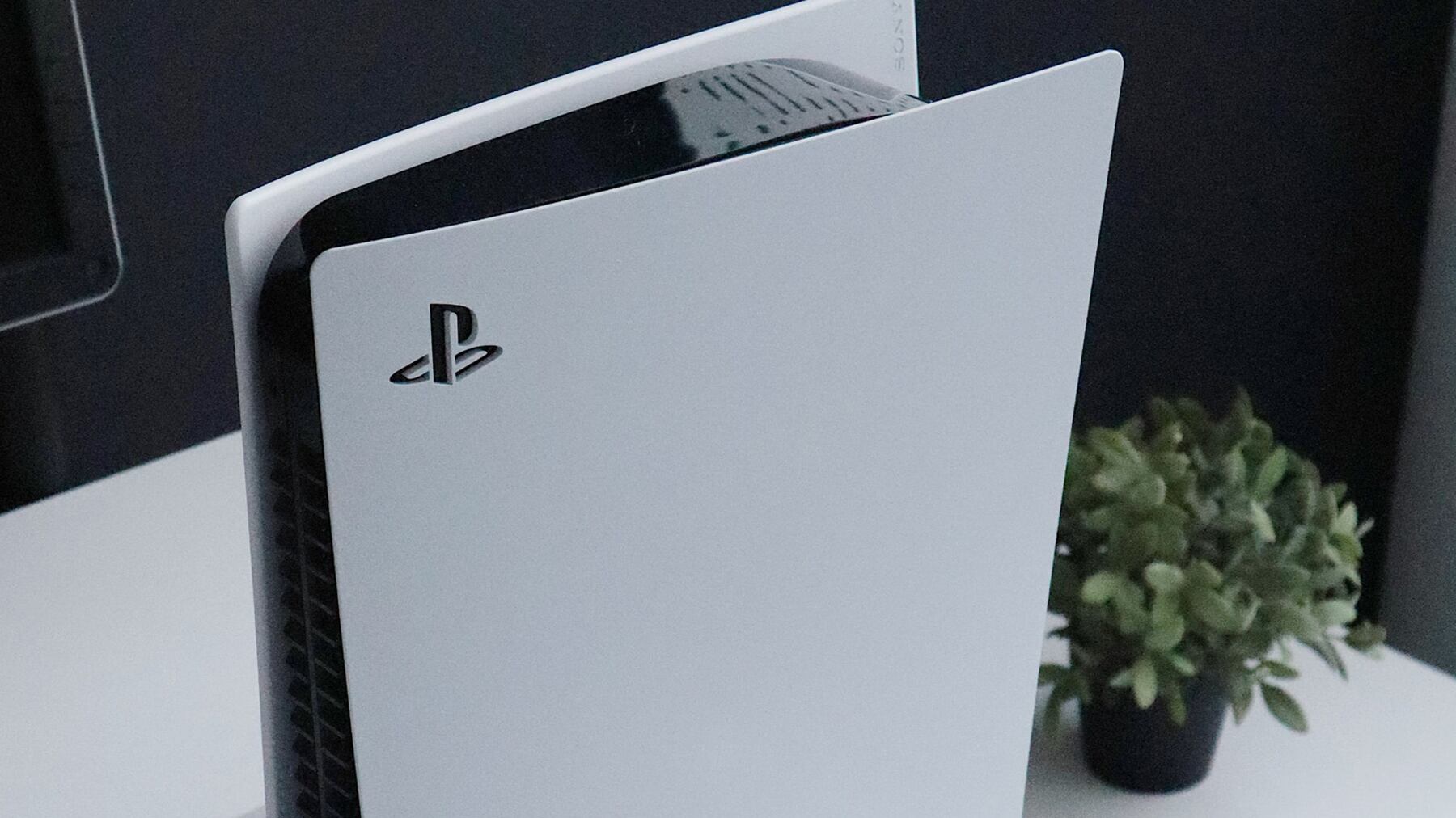 Playstation 5, una strana macchia appare sulla scocca