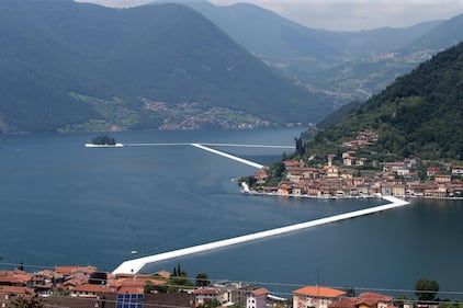 "The floating piers", la passerella di Christo 2