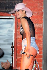 Lady Gaga, lato b in mostra a New York 22
