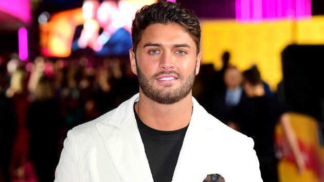Mike Thalassitis, star dei reality UK trovato morto in un bosco. Si esclude l’omicidio