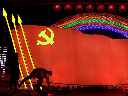La Cina bandisce le superstizioni popolari. Al loro posto Marx e Lenin
