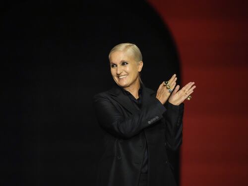 Chi è Maria Grazia Chiuri, dalla direzione creativa di Dior al ritorno a Fendi