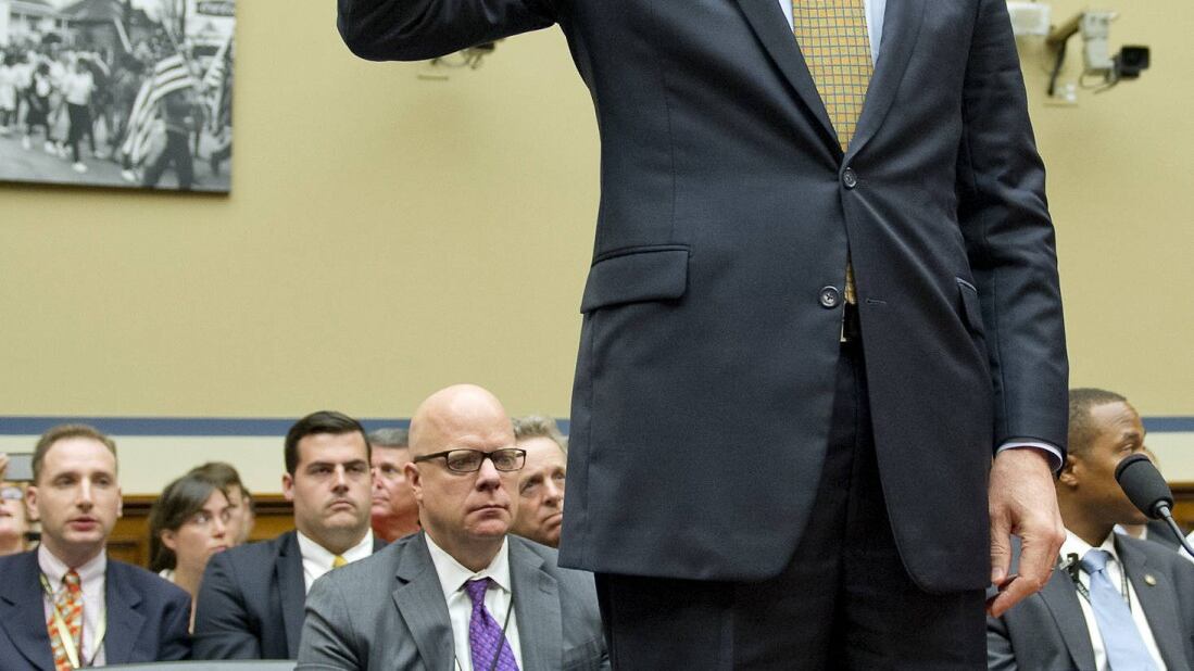 Russiagate, l'ex direttore dell'Fbi Comey: "Trump mi chiese d'insabbiare"