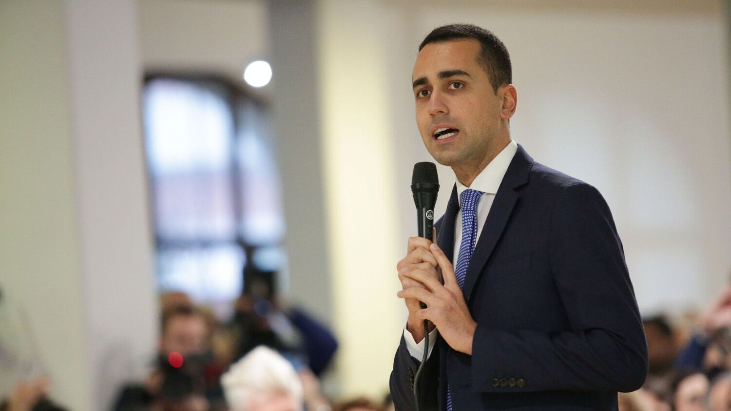Adesso Di Maio apre ai cambi di casacca Il giallo dei "10 punti"