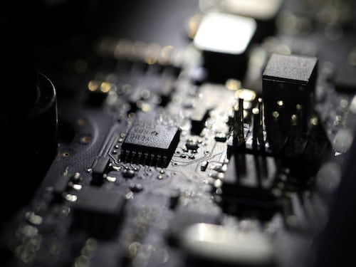 Gli effetti globali della crisi dei chip su industria e consumi