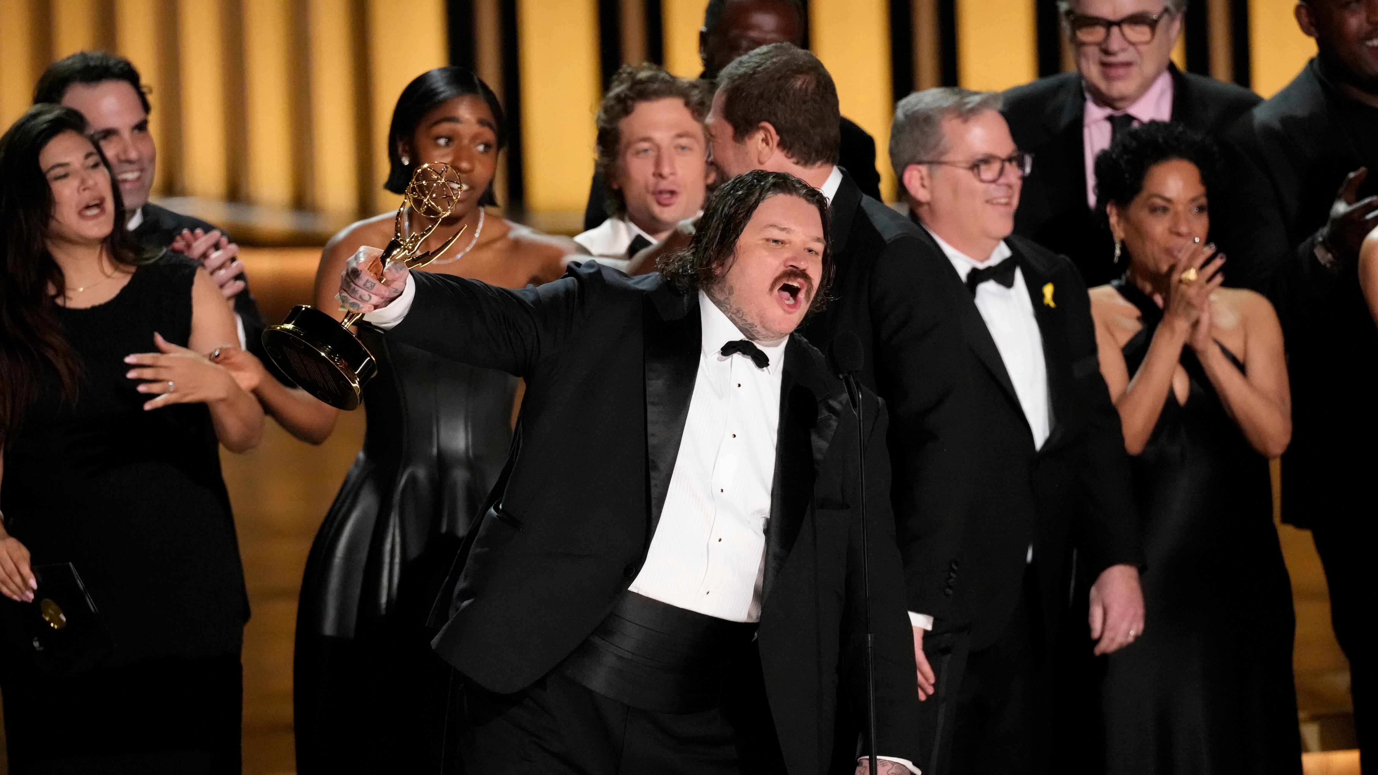 Emmy 2023, nei premi per la tv Usa trionfano "The Bear", "Succession" e "Beef"