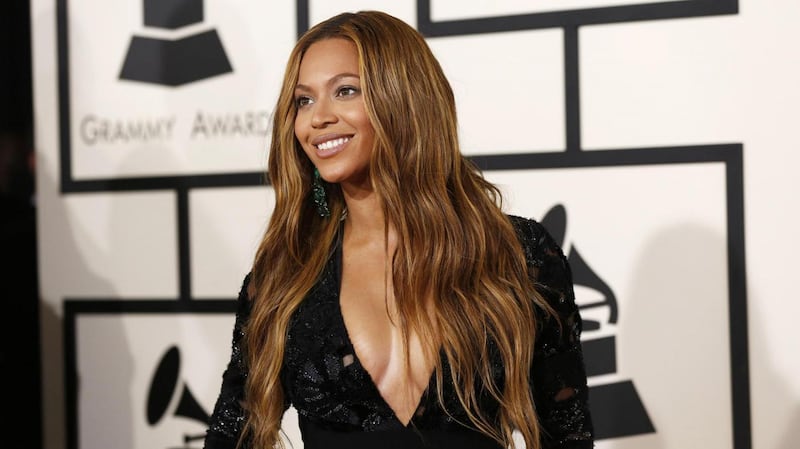 Beyoncé e Taylor Swift sexy dive in foto 8