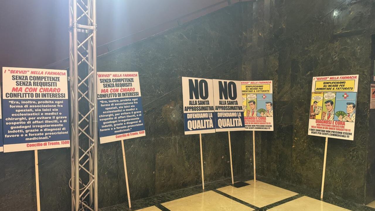 Sanità, medici Roma: "Analisi nelle farmacie? Sì purché autorizzate"