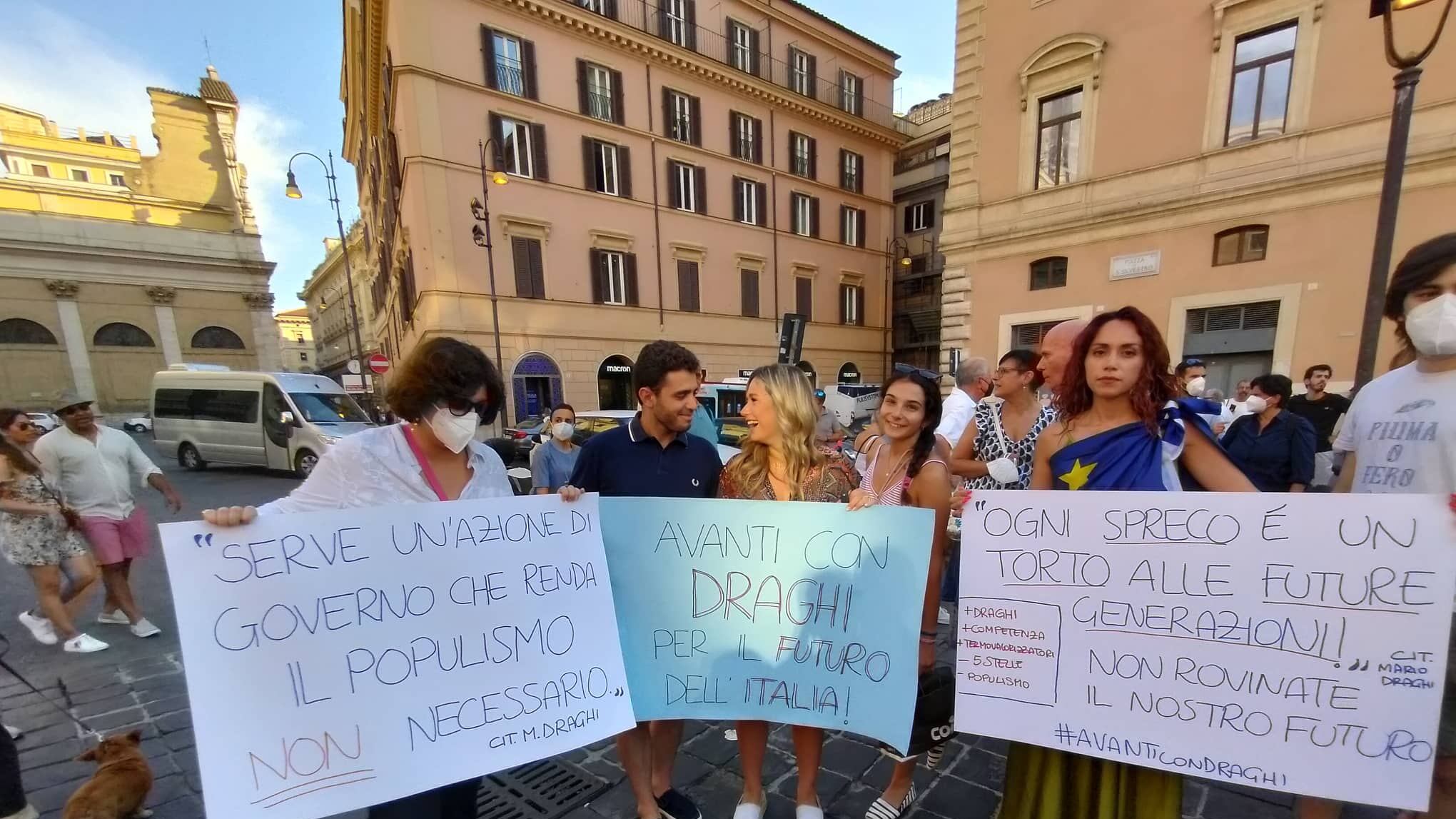 I sit-in per Draghi: "In piazza per la competenza"