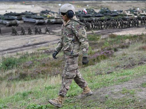 Trump spaventa la Nato. Prove di disimpegno in Ue