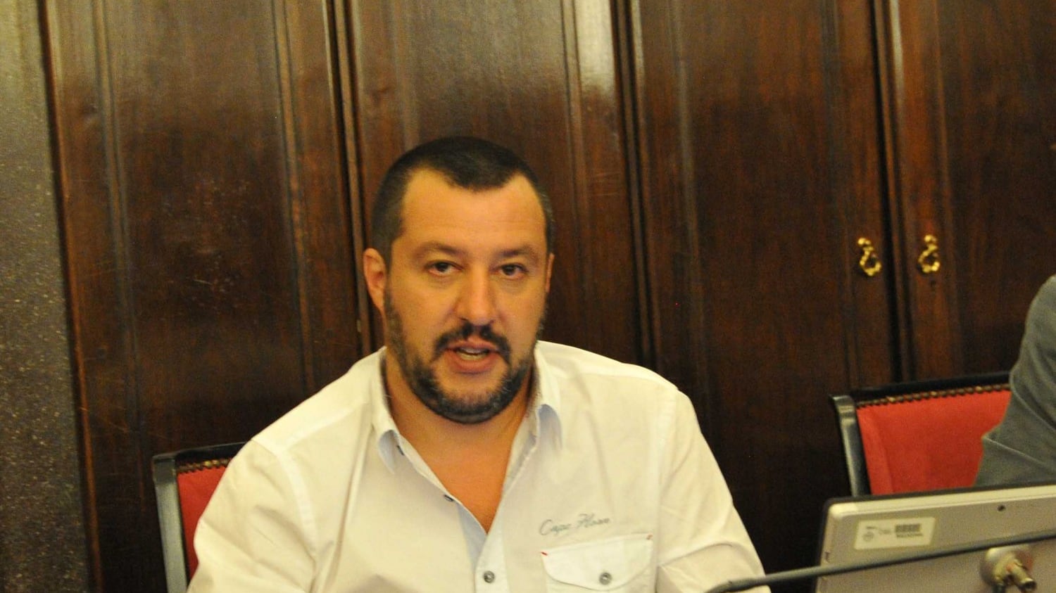 Emergenza sbarchi. E Salvini: "Bloccare l'invasione o ci faremo giustizia da soli"