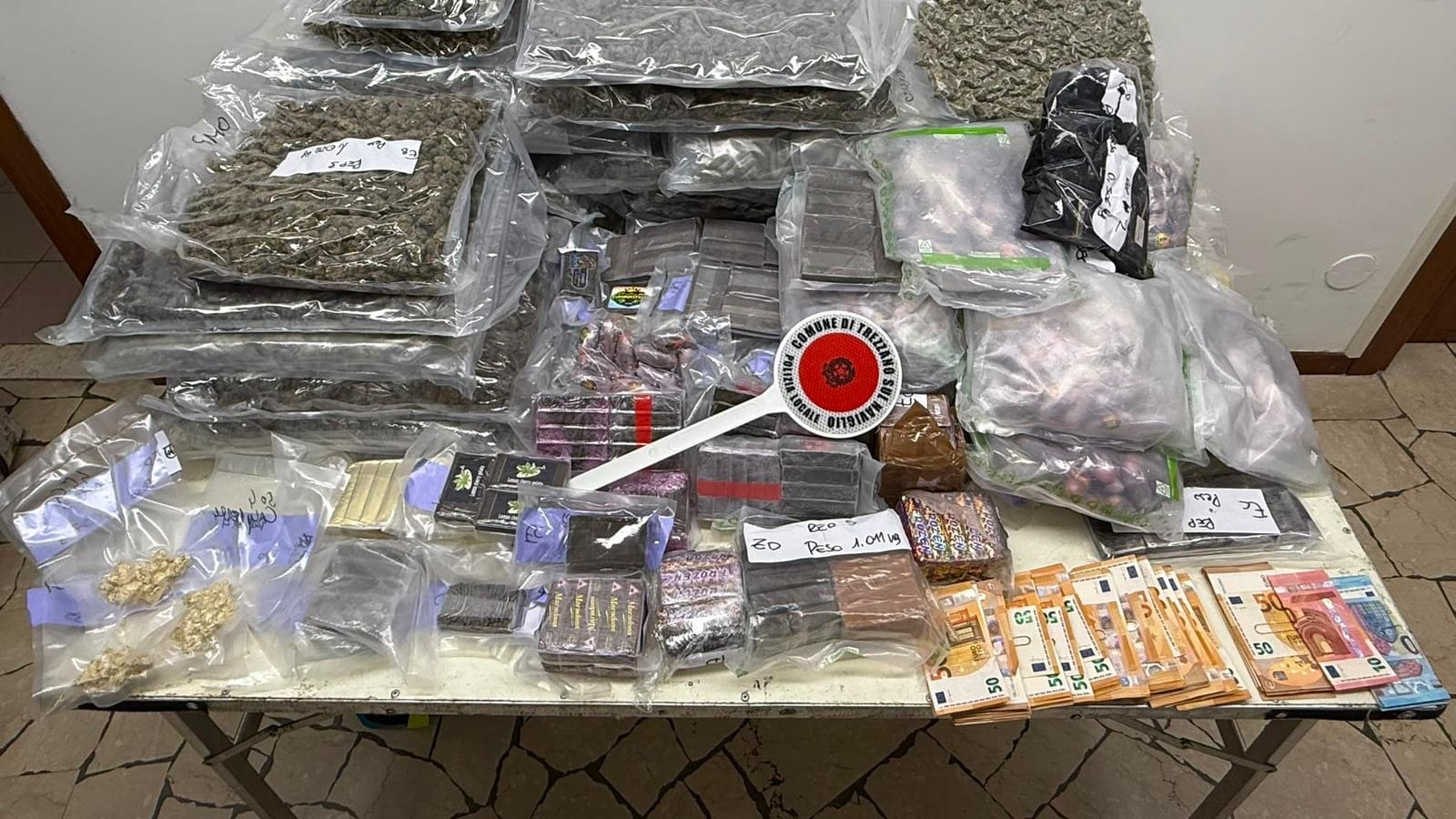 Maxi sequestro di droga nel Milanese: tre arresti e oltre 57 chili di stupefacenti tolti dal mercato