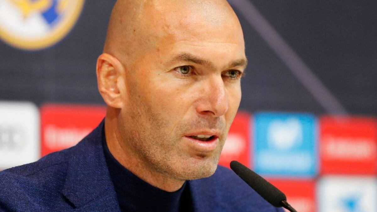"Tornerò ad allenare molto presto", l'annuncio di Zidane: su quale panchina siederà l'ex Pallone d'Oro