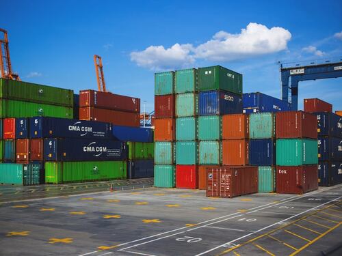 Scoperti sei migranti in un container: volevano andare in Germania