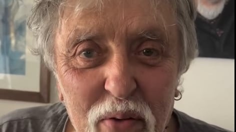 "Sono vivo, alla faccia vostra!", la risposta di Maurizio Mattioli, dato per morto per la quarta volta