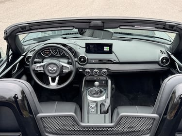 Mazda MX-5 1.5: guarda la gallery del restyling 2025 16