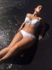 Ashley Graham, la modella curvy che fa impazzire il mondo 4