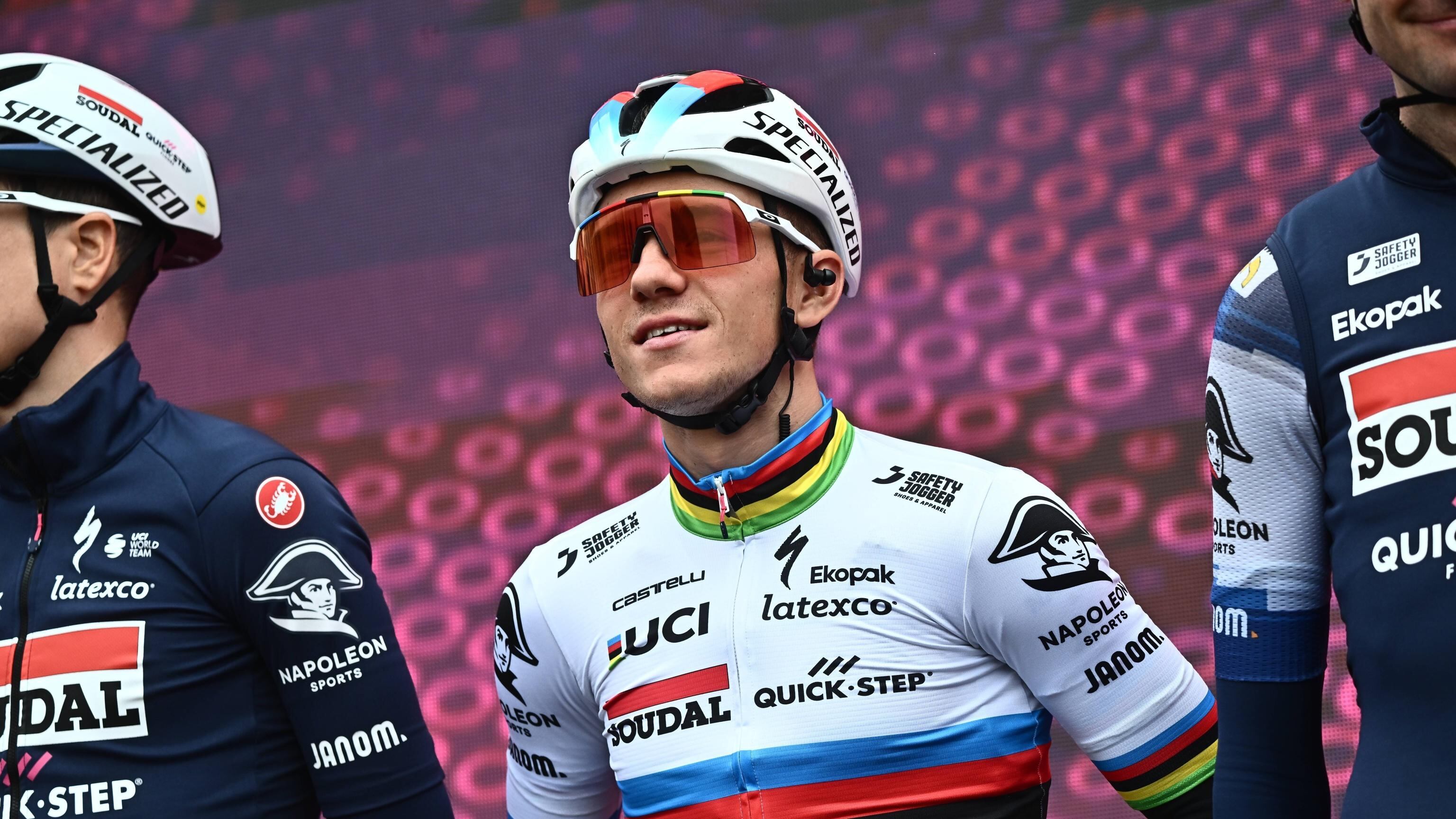 Al Giro orfano di Ganna. Evenepoel non vola più tra bacchettate e attacchi