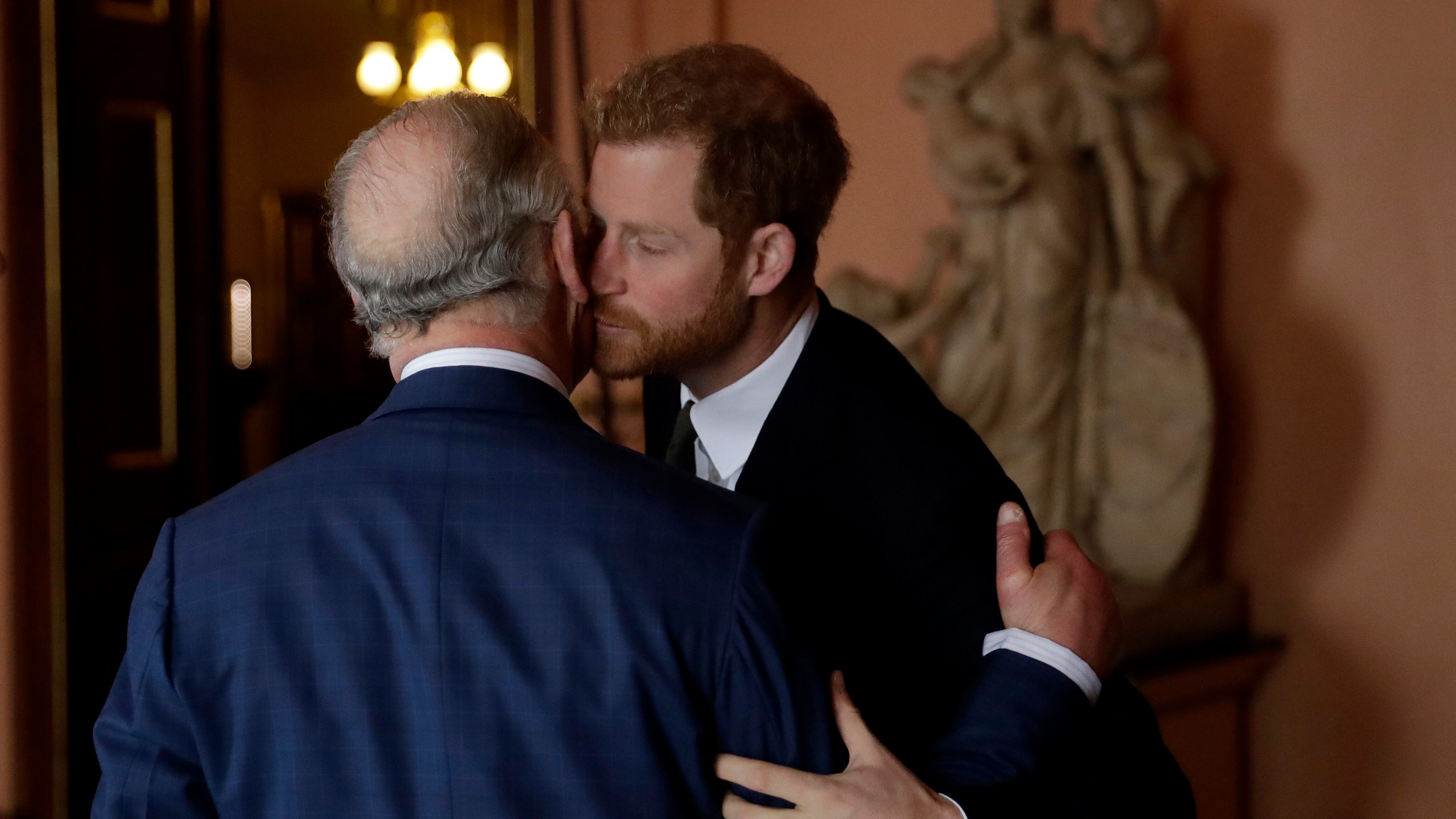 Il principe Harry e la vendetta di un figlio sul padre per cercare attenzioni