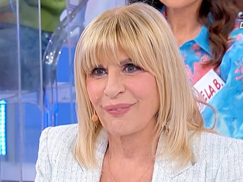 "L'ascella...", "Non leccare". Esterna a luci rosse tra Gemma e Silvio