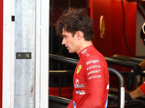 Furia Leclerc con la Ferrari dopo lo schianto in pista: "Fo***ti freni, non mi prenderò la colpa di questo incidente"