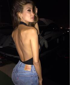 Cristina Buccino hot, vacanze in bikini 13