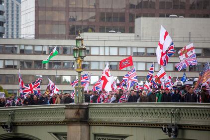 Londra, migliaia di partecipanti in memoria di Charlie Kirk 1