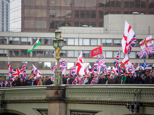 Londra, migliaia di partecipanti in memoria di Charlie Kirk