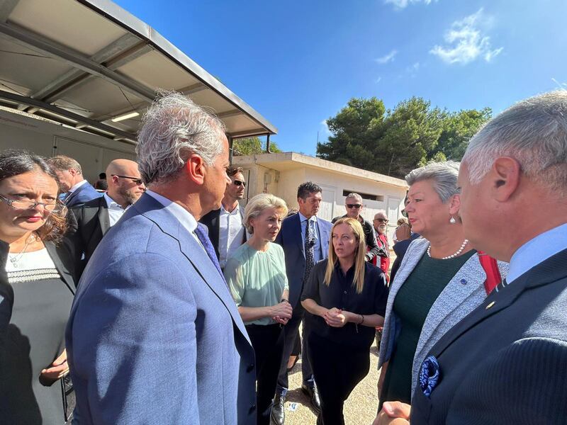 Giorgia Meloni e Ursula von der Leyen in visita a Lampedusa 9