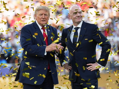 Dalla Fifa all’Onu: la "coppa" di Donald per l’amico Infantino