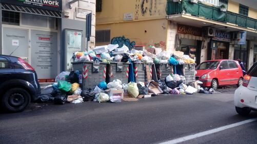 Rifiuti Napoli 5