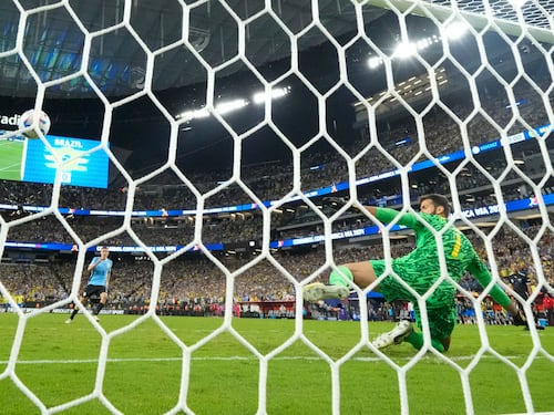 Il Brasile affonda ai rigori contro l’Uruguay in dieci ed è eliminato dalla Copa America