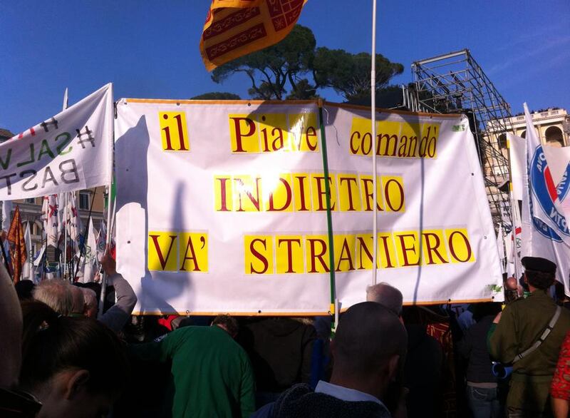 La piazza di Salvini 16