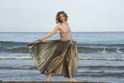 Mostra del Cinema di Venezia 2016, il red carpet sulla sabbia è sexy 30