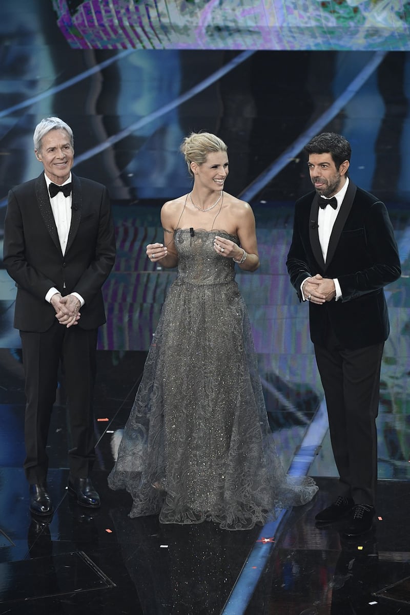 Michelle Hunziker sexy a Sanremo 18