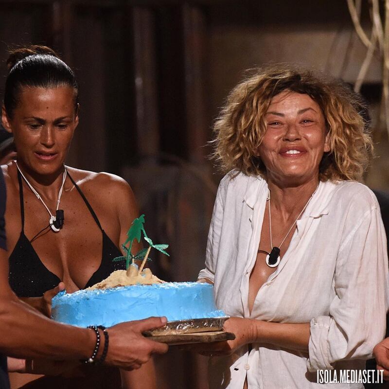 Isola dei Famosi 2017: tra fame e bikini mozzafiato 37