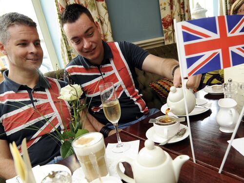Comprare solo british La scommessa (fallita) di una coppia inglese