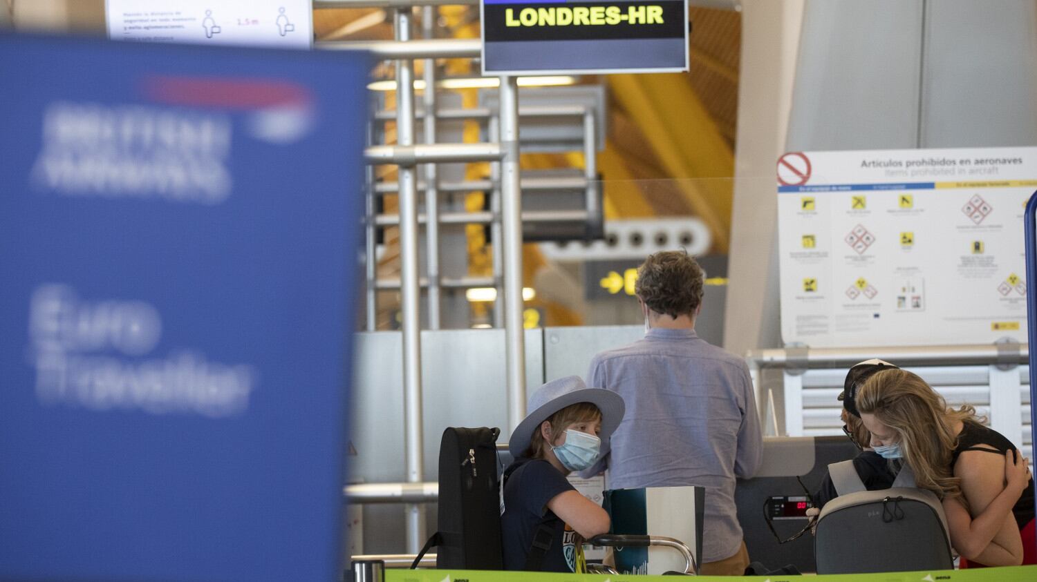 Londra, turisti nel caos. Imposta la quarantena a chi torna dalla Spagna