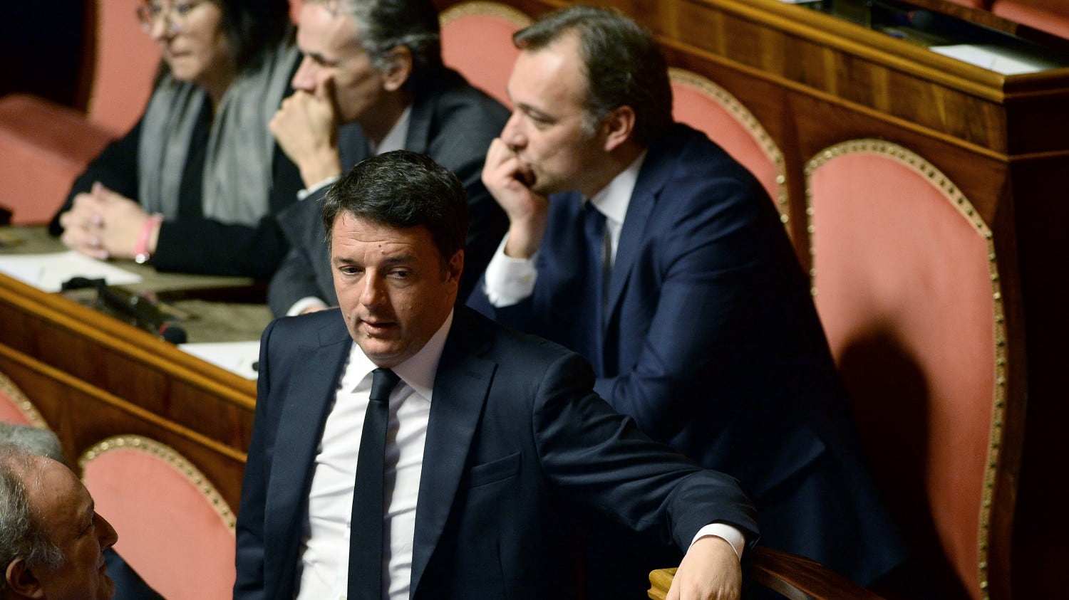 Renzi alla finestra tra tv e conferenze all'estero