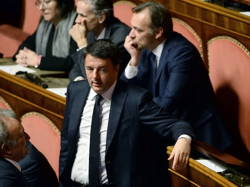 Renzi: "Al voto sarà battaglia tra chi vuole un'Italia forte ma dentro l'Ue e chi vuole uscire dall'Europa"