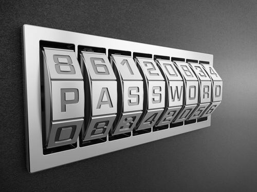 "Cambia le password compromesse": cosa c'è dietro al messaggio di Google