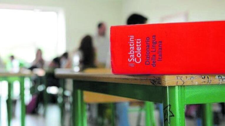 Maturità, via alla prima prova. Vietati telefoni e smartwatch