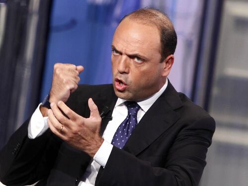 Alfano in bilico sulle primarie: "Ma dobbiamo restare uniti"