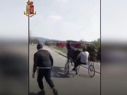 Corse clandestine, estorsione, spaccio: gli affari sporchi della banda rom